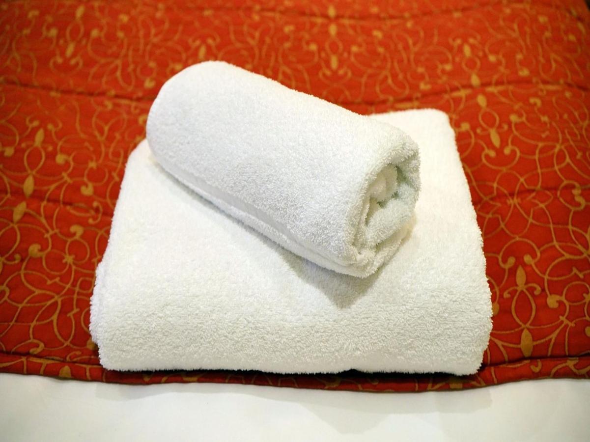 Hotel Hv Nāhan Екстериор снимка